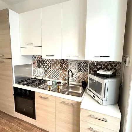 Apartamento Happy House With Private Garden