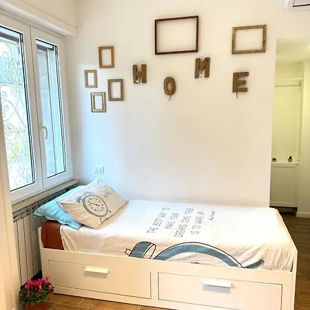 Apartment Happy House With Private Garden Rom