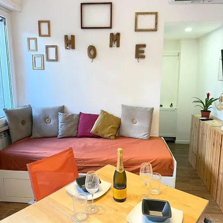 דירה Happy House With Private Garden *