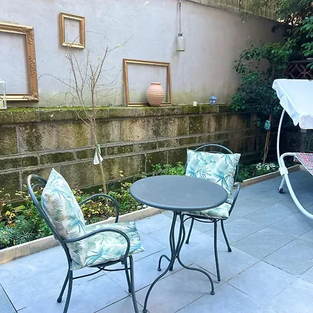 Happy House With Private Garden דירה *